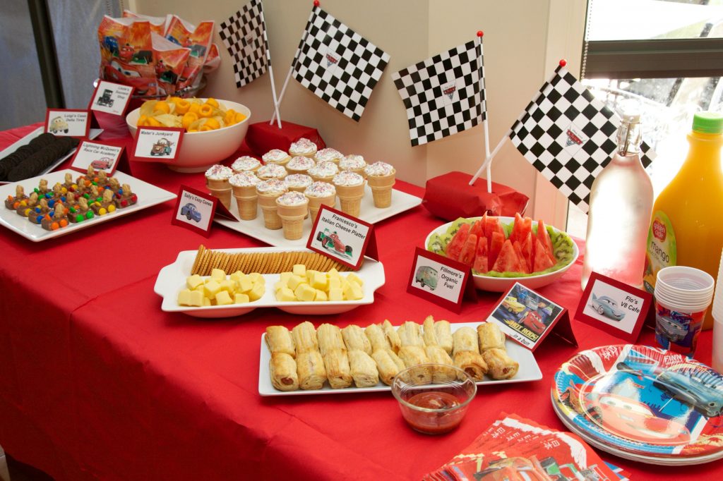 How to throw a CARS Birthday Party for your little CARS fan